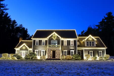 Deck The Halls With Expert Christmas Light Installation